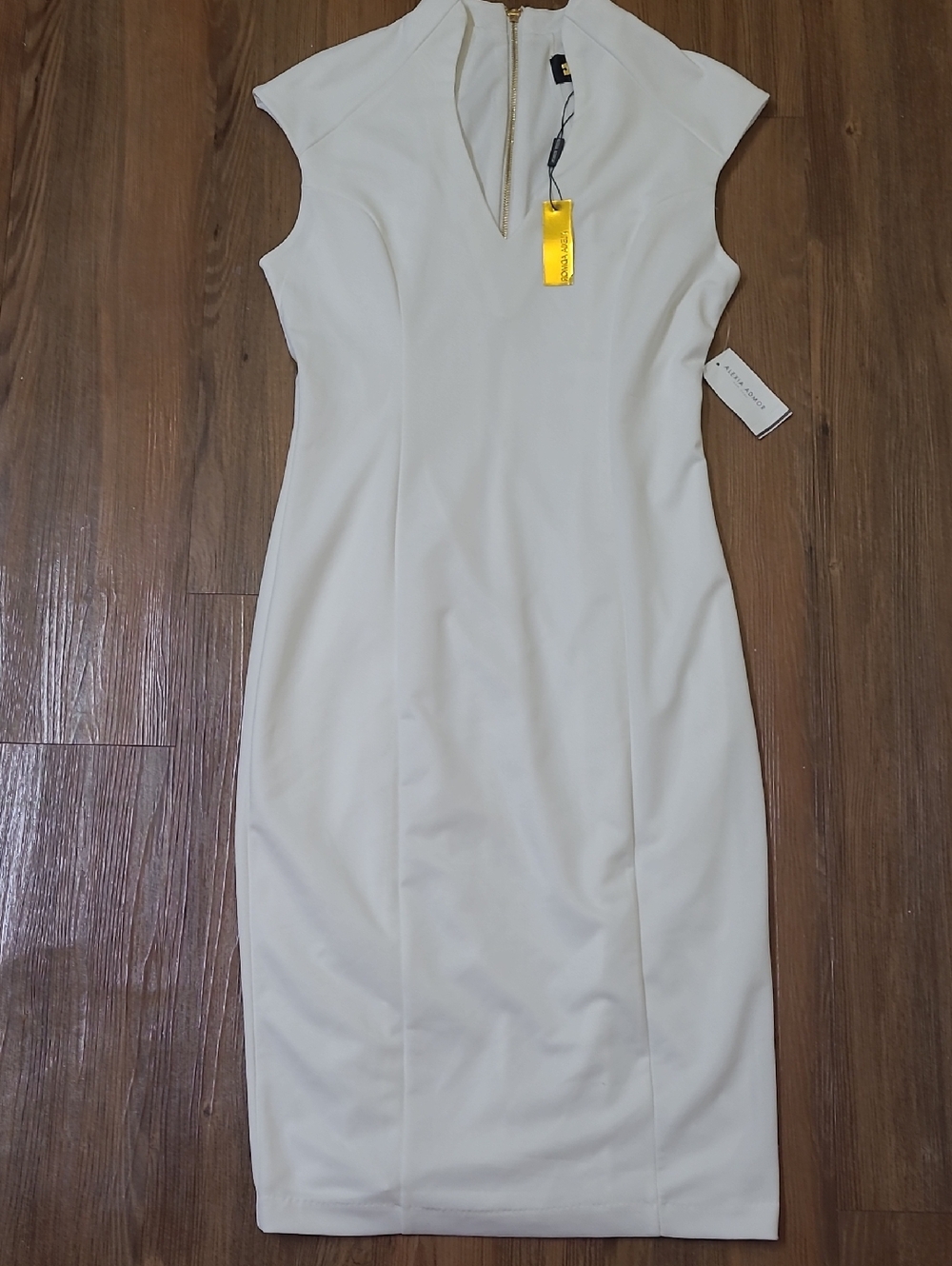 Alexia Admor Cream Cap-Sleeve Sheath‎ Dress